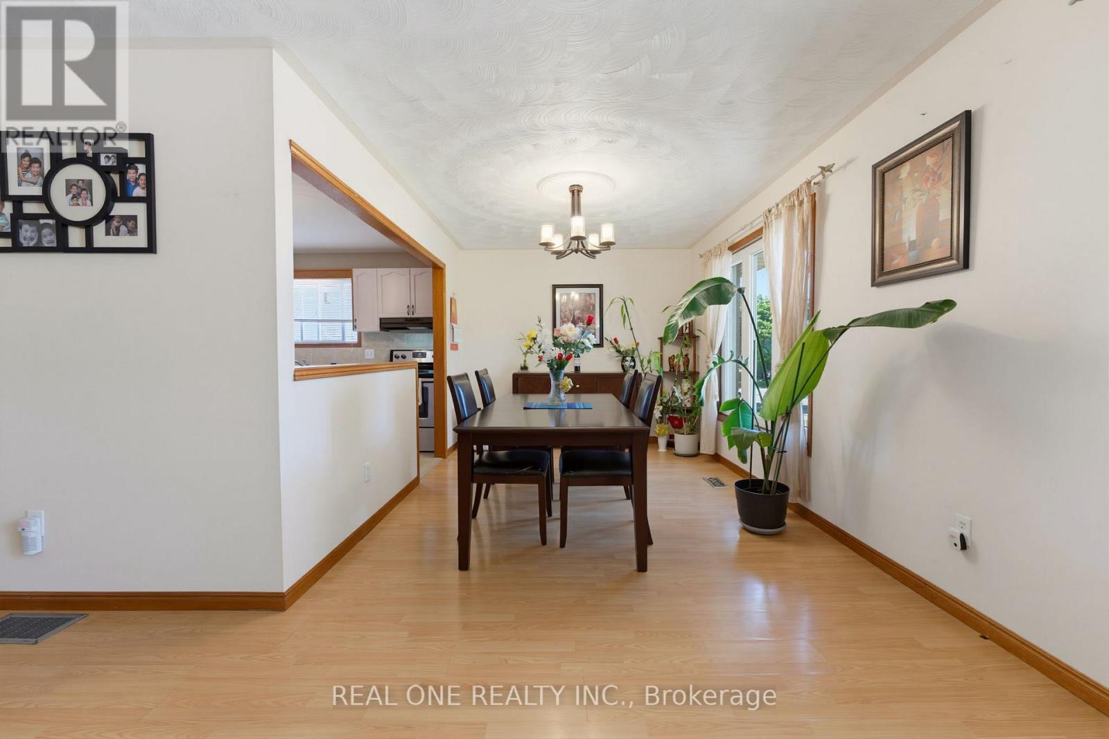 47 TRILLIUM WAY - 9