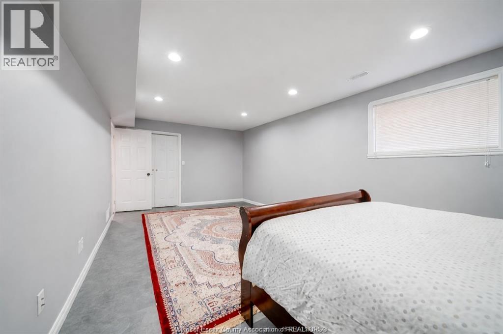 1596 MORNINGSTAR AVENUE - 32