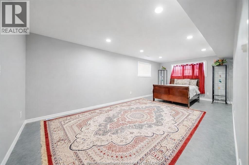 1596 MORNINGSTAR AVENUE - 33