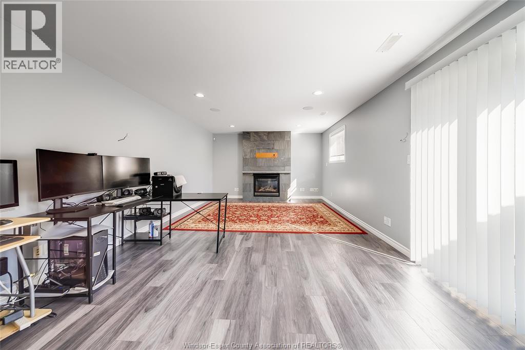 1596 MORNINGSTAR AVENUE - 34