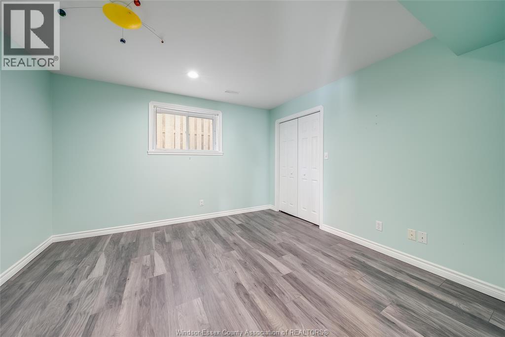 1596 MORNINGSTAR AVENUE - 40