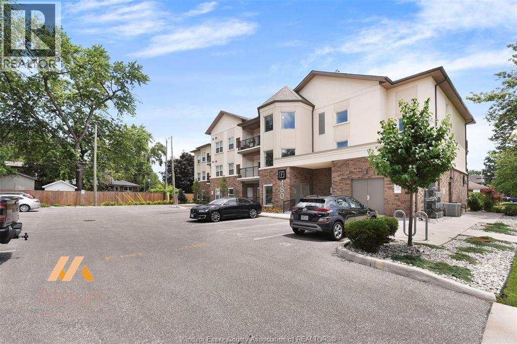 #305 480 FAIRVIEW - 3