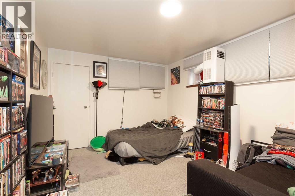 #1-5 622 10 Street S - 37