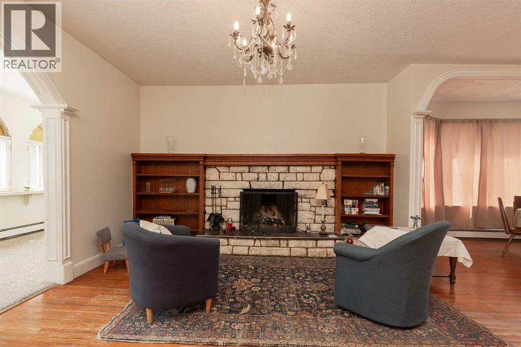 #1-5 622 10 Street S - 7