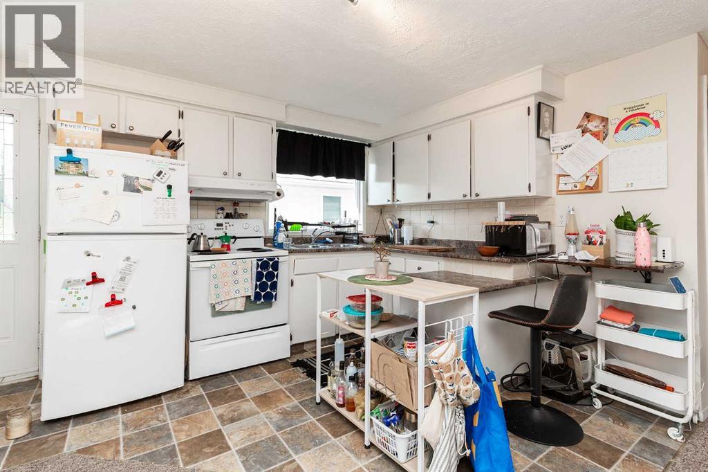 #1-5 622 10 Street S - 19
