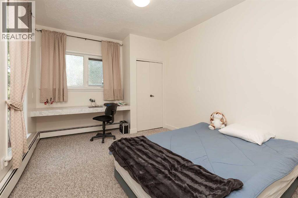 #1-5 622 10 Street S - 15