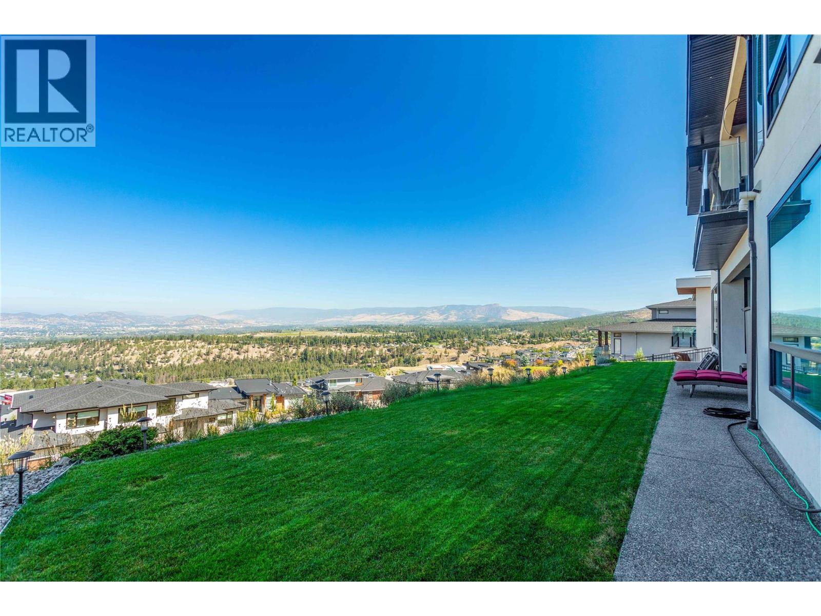 1016 CLARANCE Avenue - 44