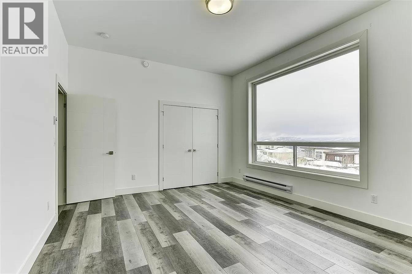 1016 CLARANCE Avenue - 53