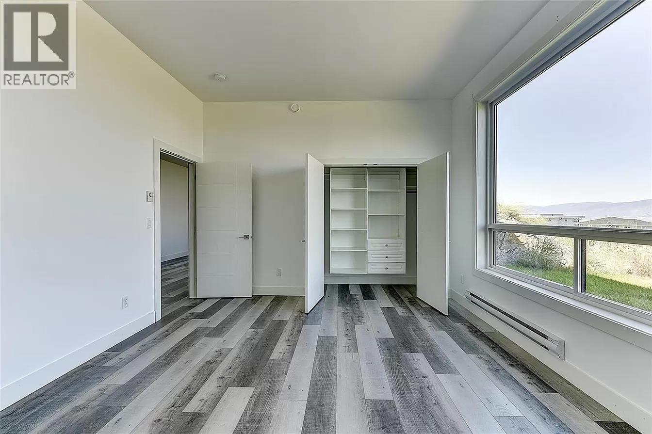 1016 CLARANCE Avenue - 54