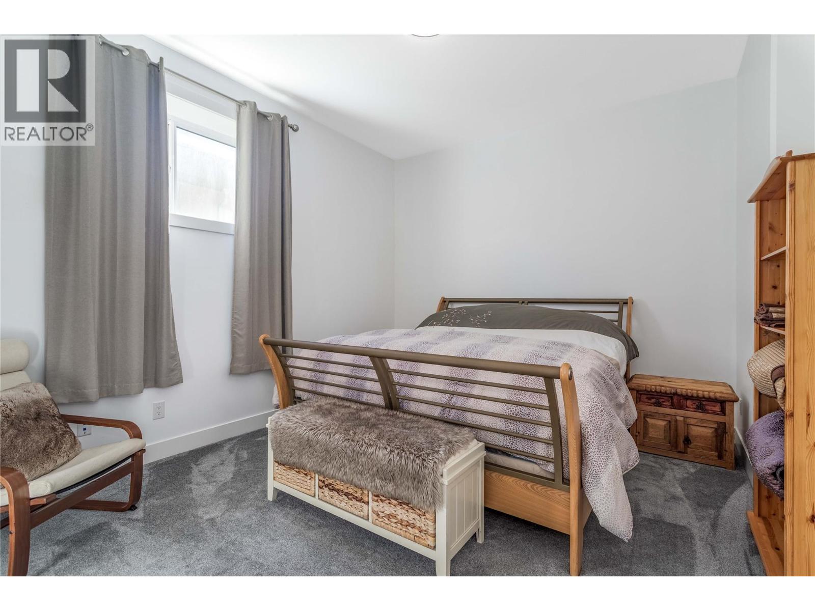 1016 CLARANCE Avenue - 33