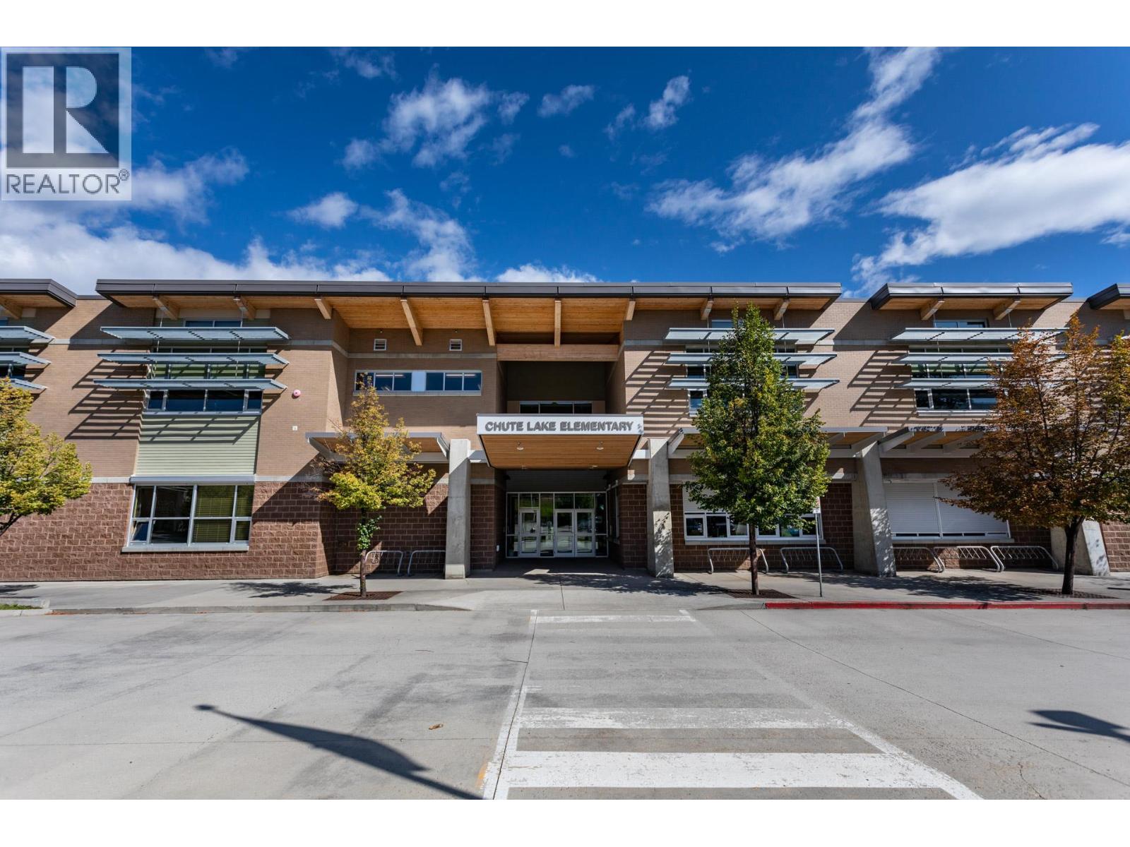 1016 CLARANCE Avenue - 62