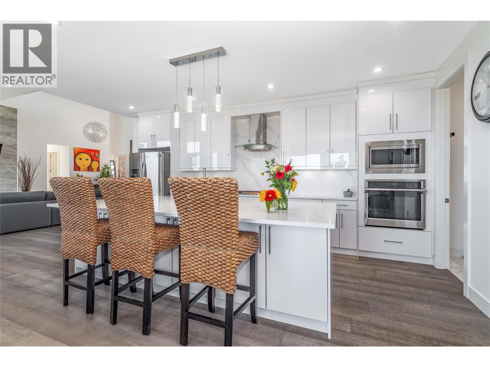 1016 CLARANCE Avenue - 12