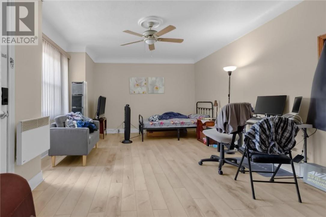 601 Ash Street - 17