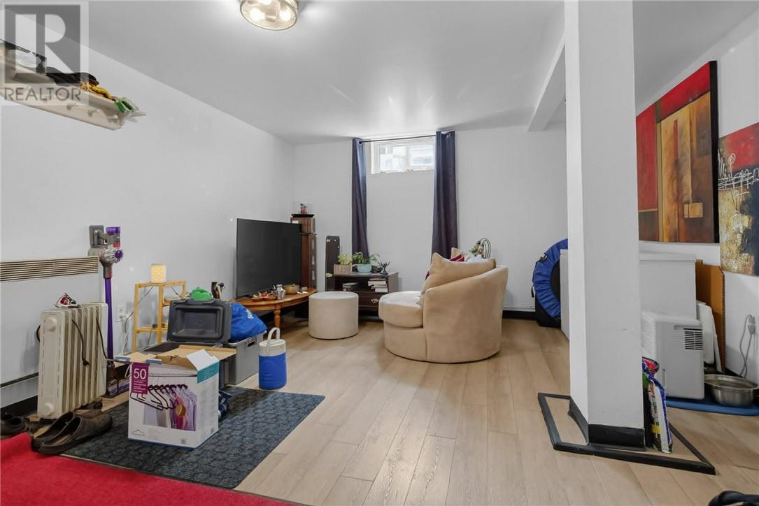 601 Ash Street - 8