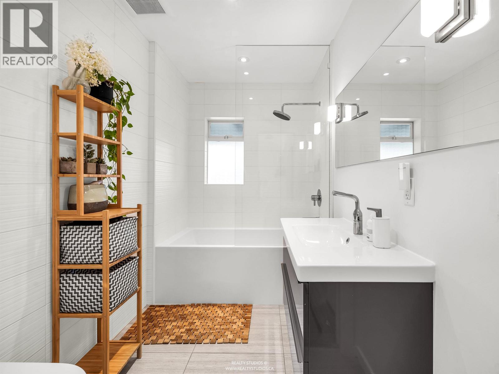 947 EVERGREEN PLACE, North Vancouver