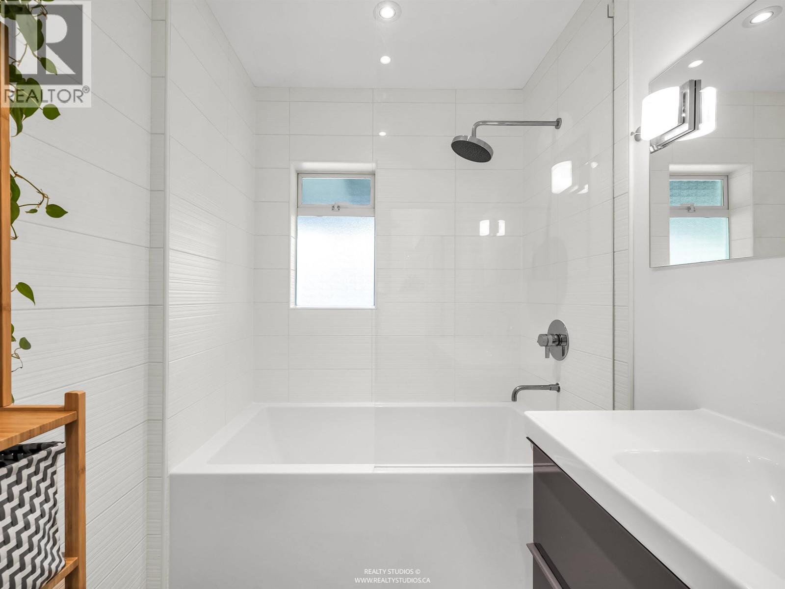 947 EVERGREEN PLACE, North Vancouver