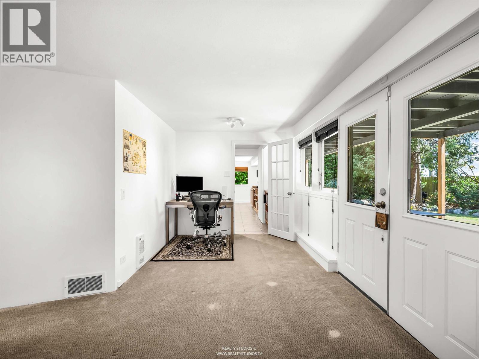 947 EVERGREEN PLACE, North Vancouver