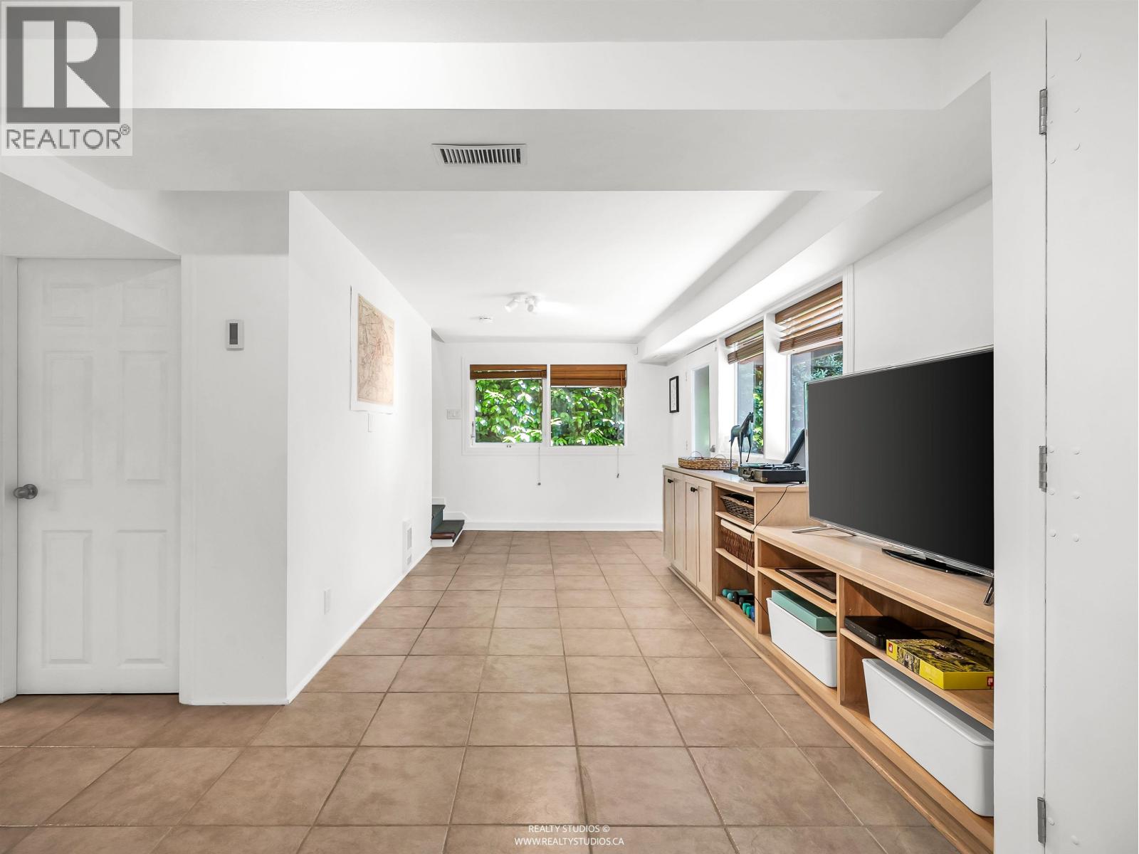 947 EVERGREEN PLACE, North Vancouver