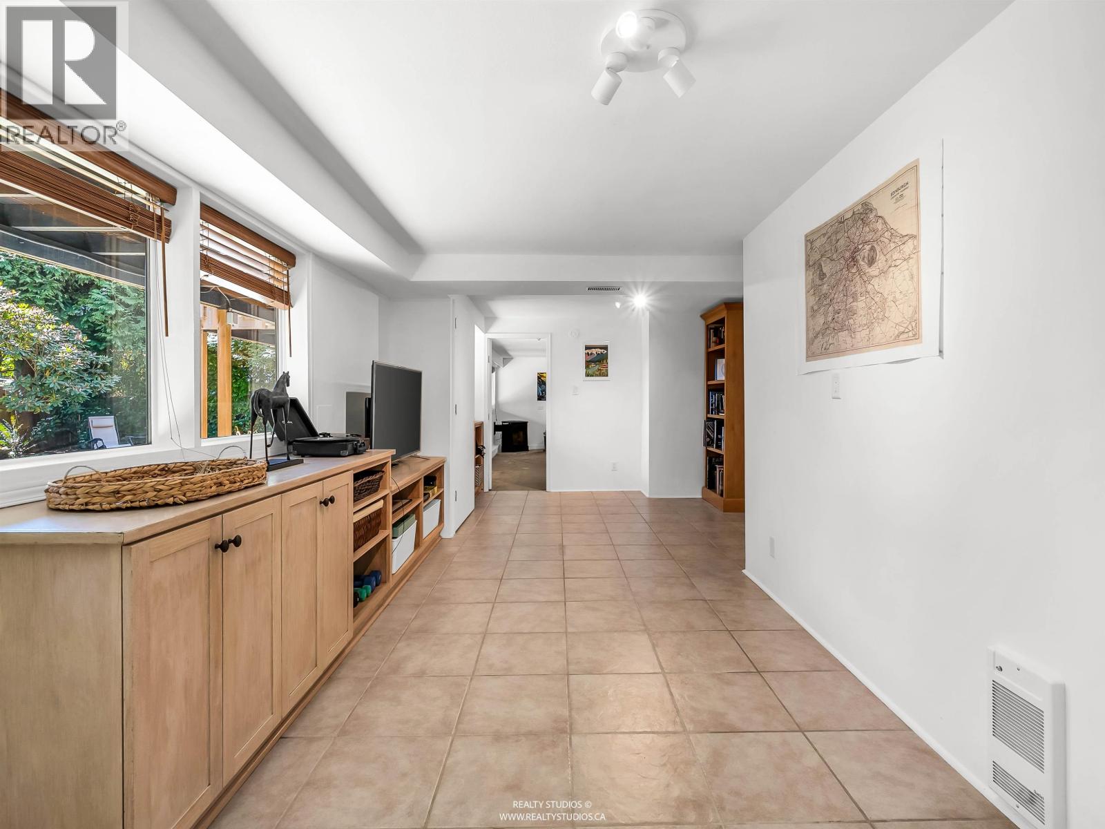 947 EVERGREEN PLACE, North Vancouver