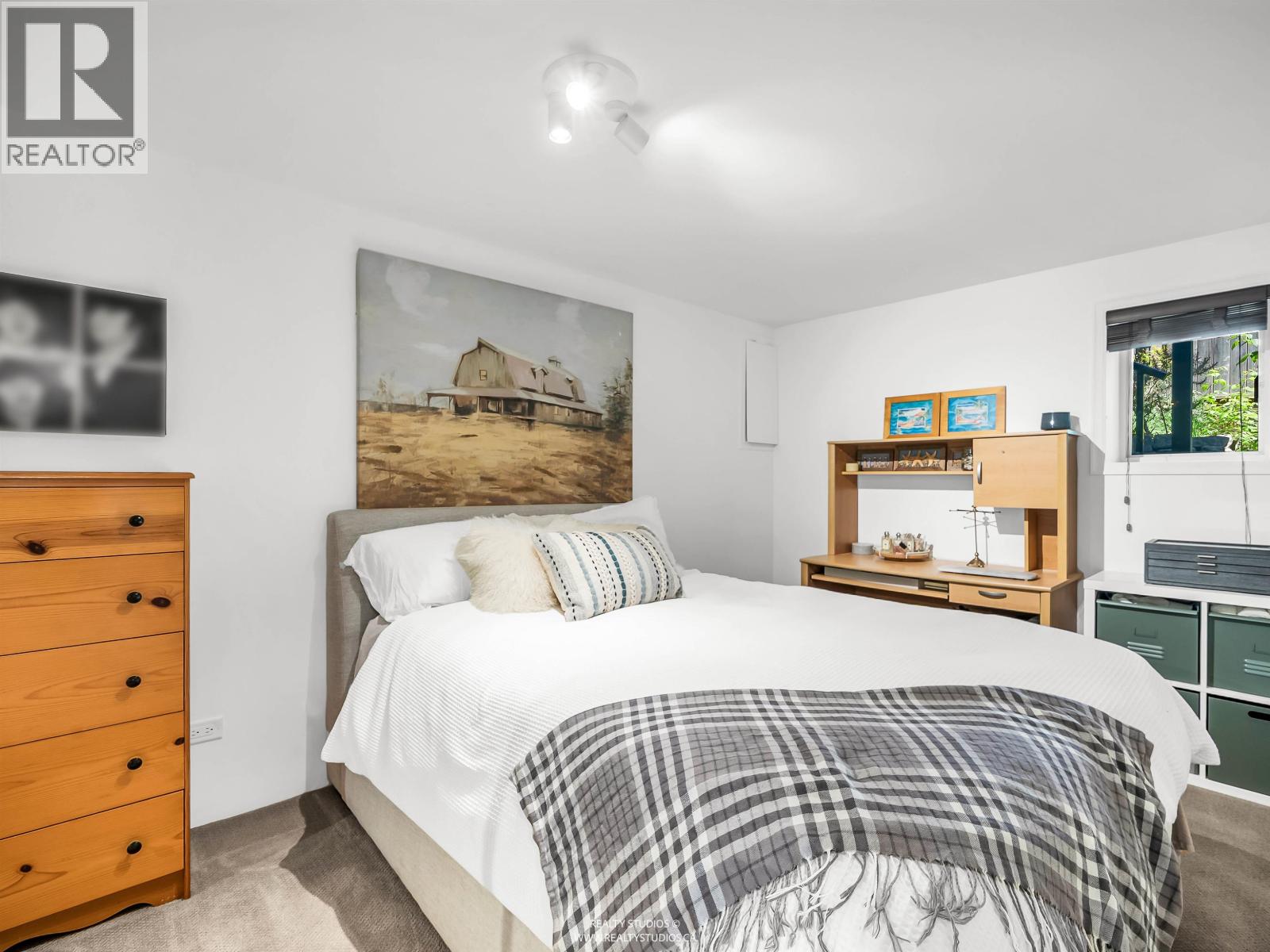 947 EVERGREEN PLACE, North Vancouver