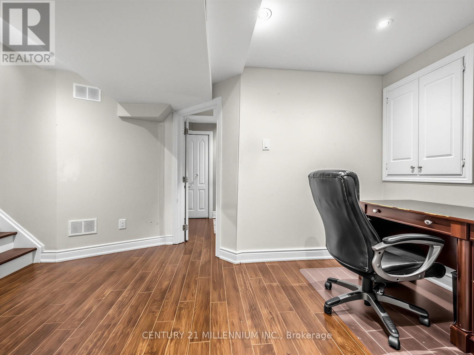 131 SUGARHILL DRIVE - 26