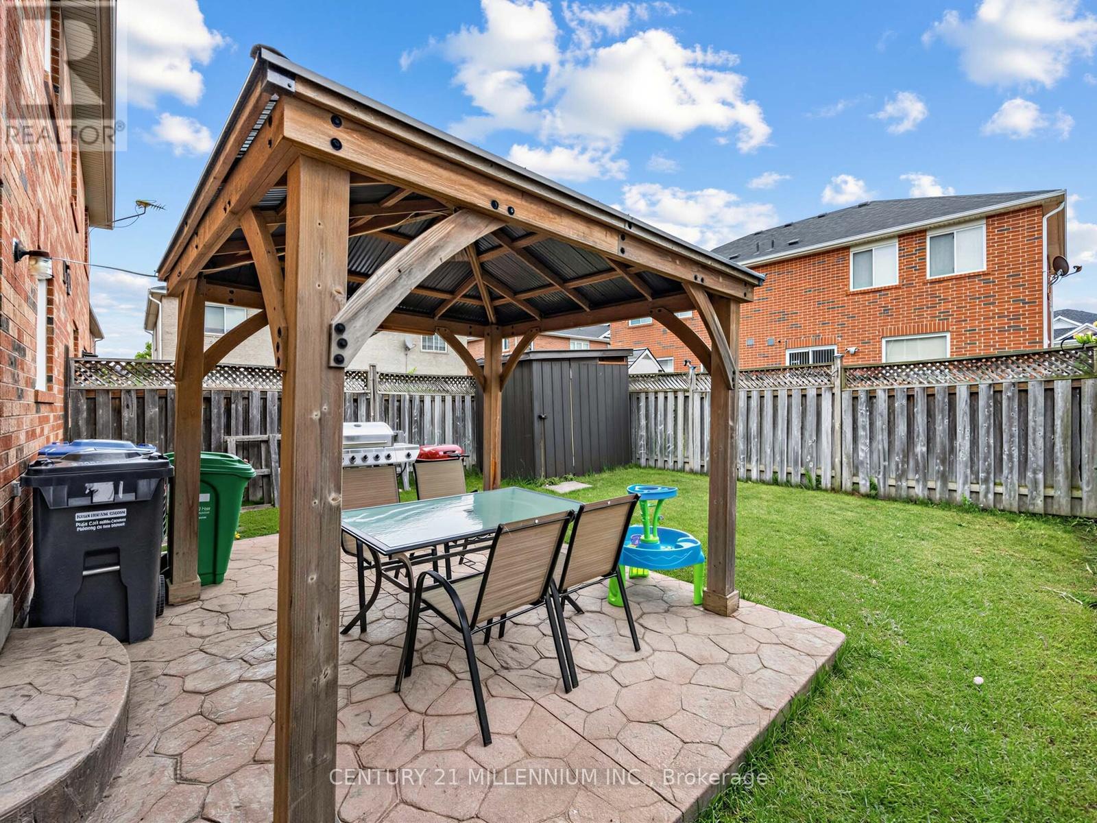 131 SUGARHILL DRIVE - 33