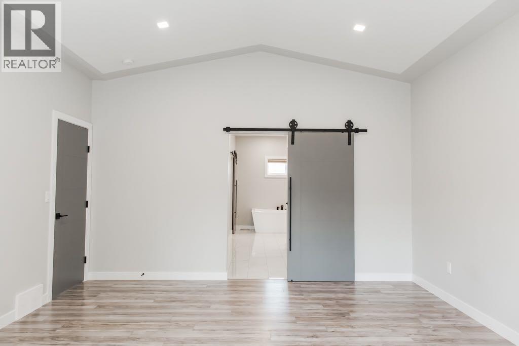 7122 86 Street — photo 27
