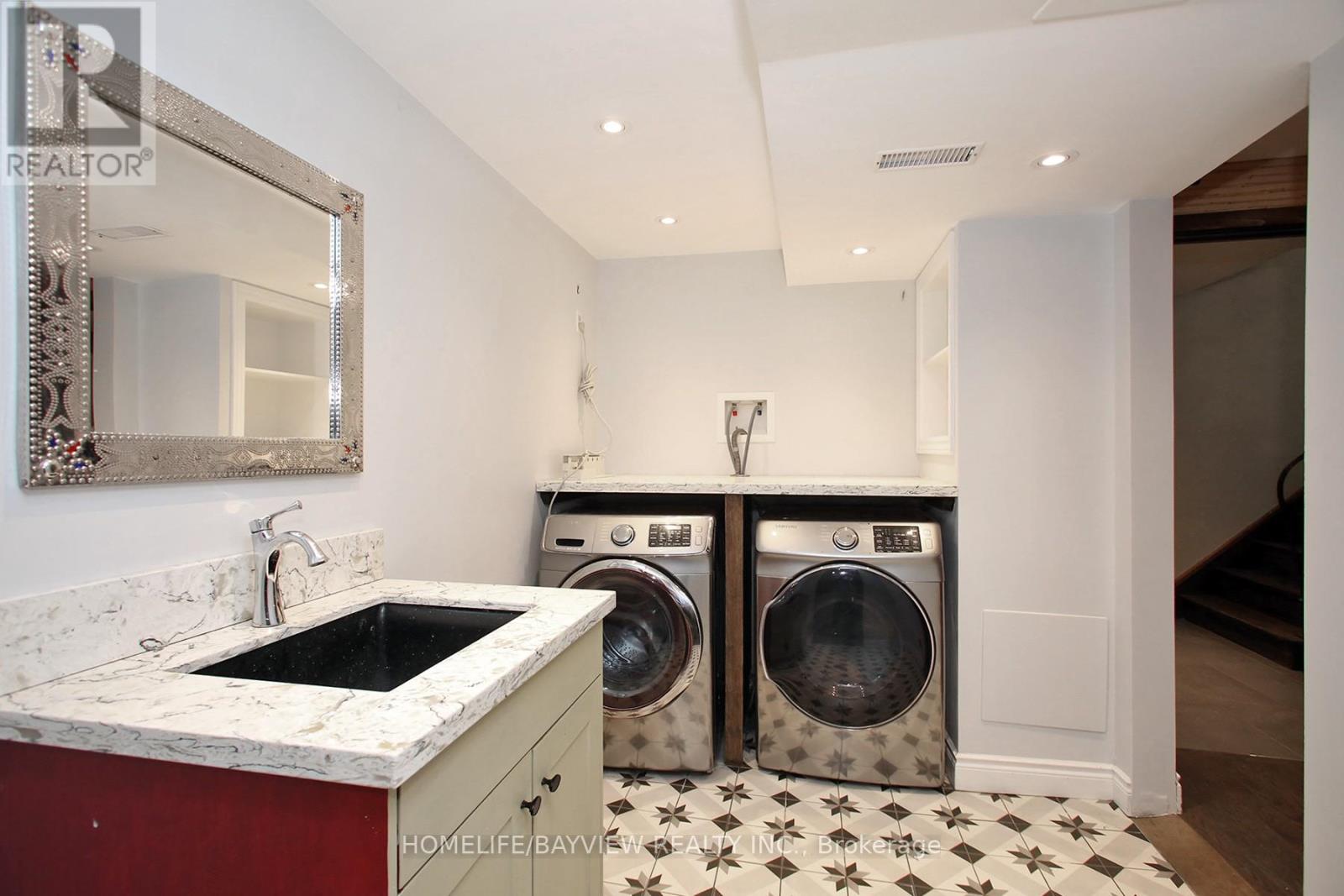 38 CHRISTMAN COURT - 30