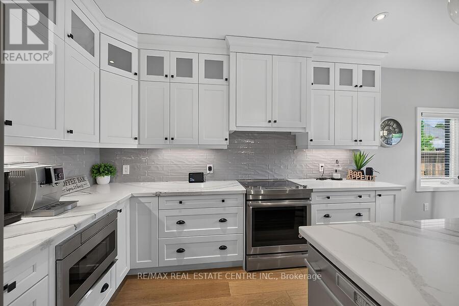 42 BLUENOSE DRIVE - 16