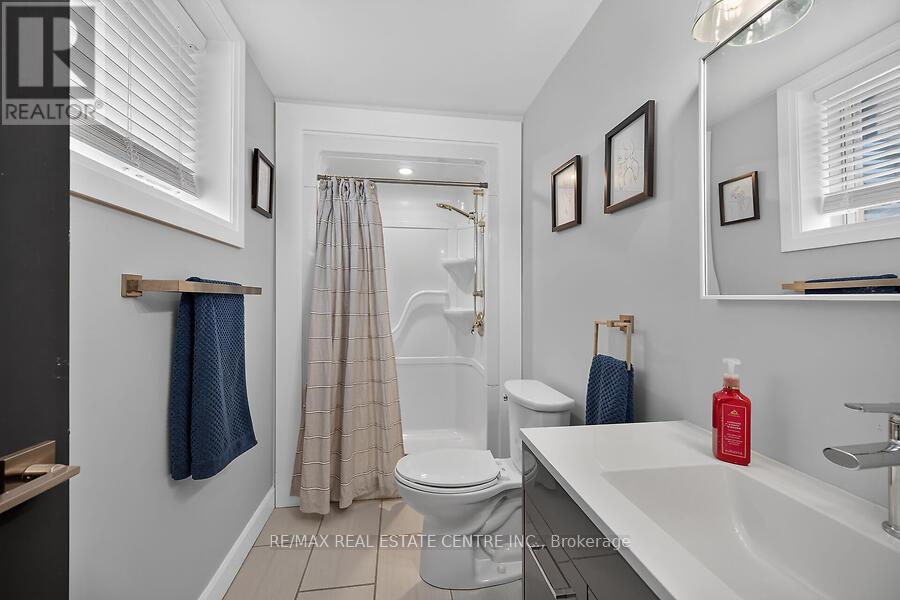 42 BLUENOSE DRIVE - 32