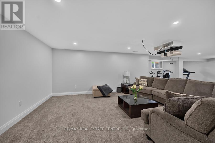 42 BLUENOSE DRIVE - 29