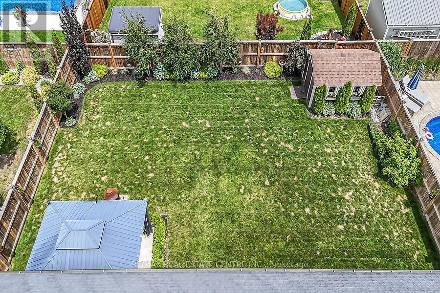 42 BLUENOSE DRIVE - 48