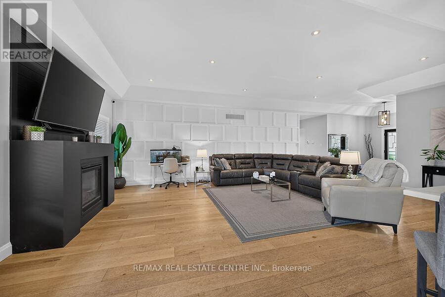 42 BLUENOSE DRIVE - 7