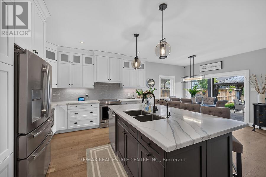 42 BLUENOSE DRIVE - 17