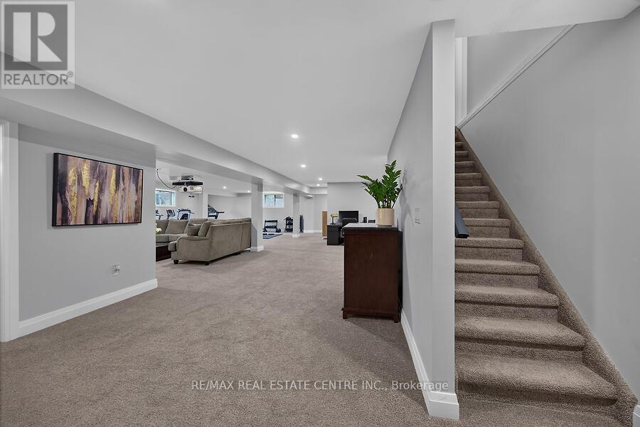 42 BLUENOSE DRIVE - 28