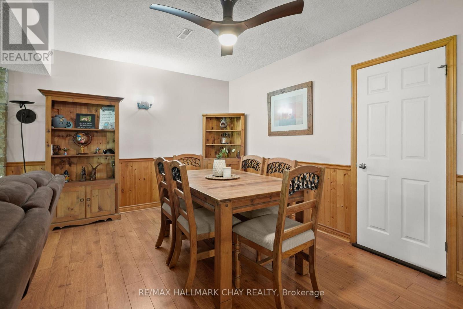 877065 FIFTH LINE - 26
