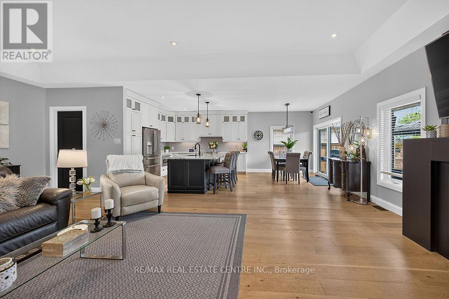 42 BLUENOSE DRIVE - 8