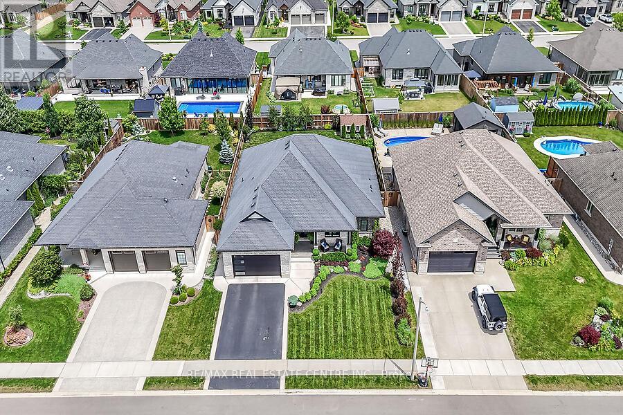 42 BLUENOSE DRIVE - 43
