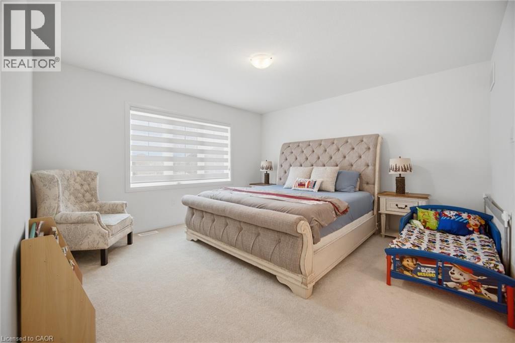 240 VELVET Way - 33
