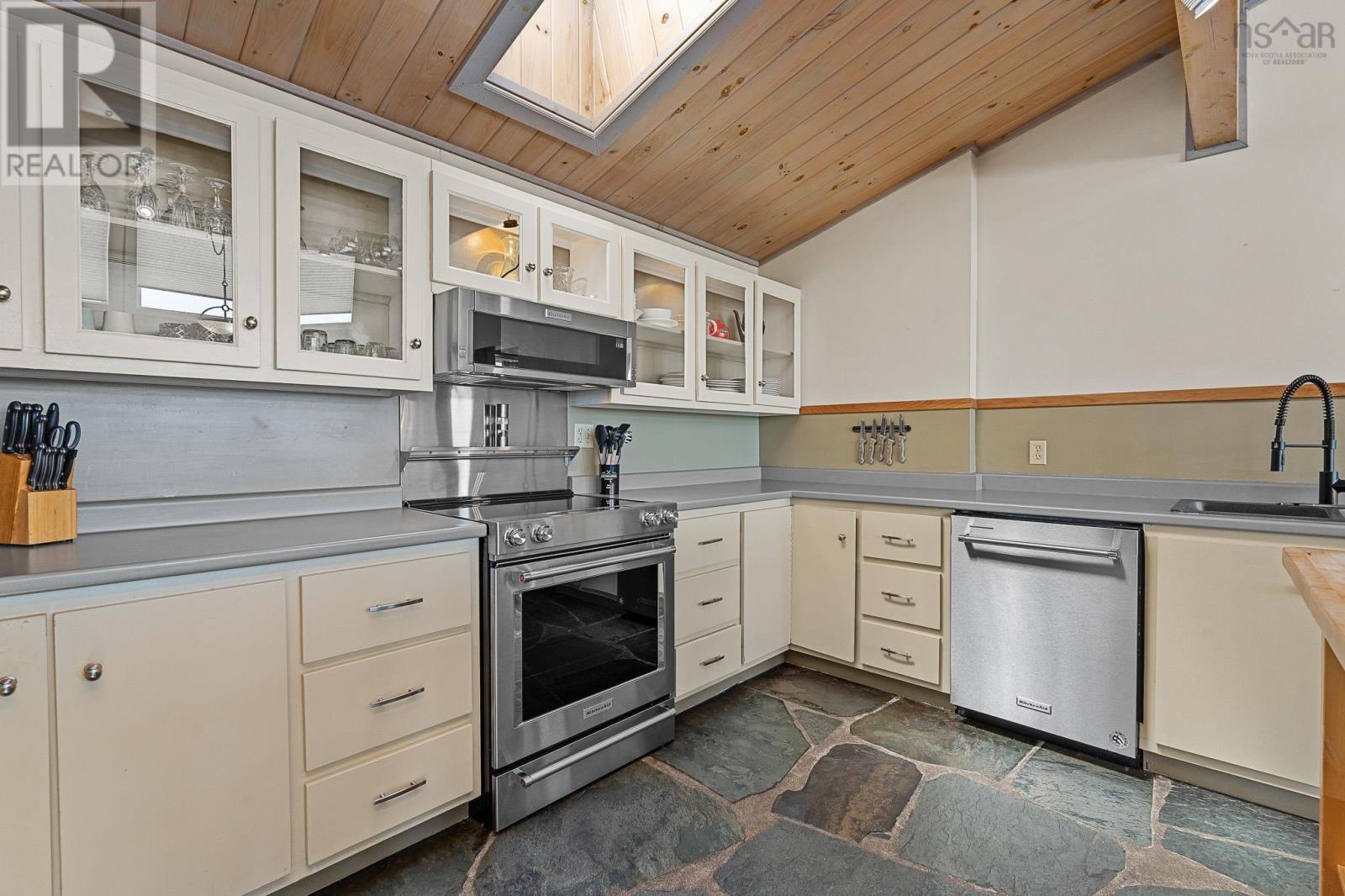 1878 Sandy Point Road - 13