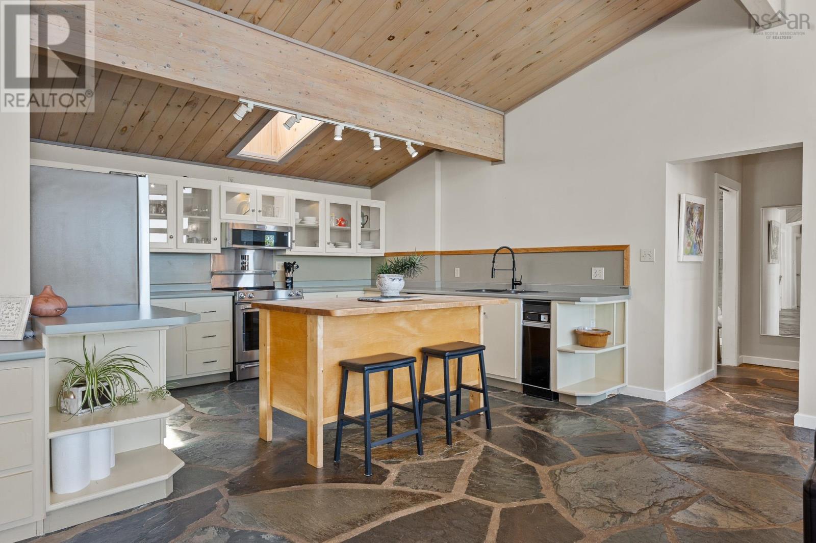 1878 Sandy Point Road - 10