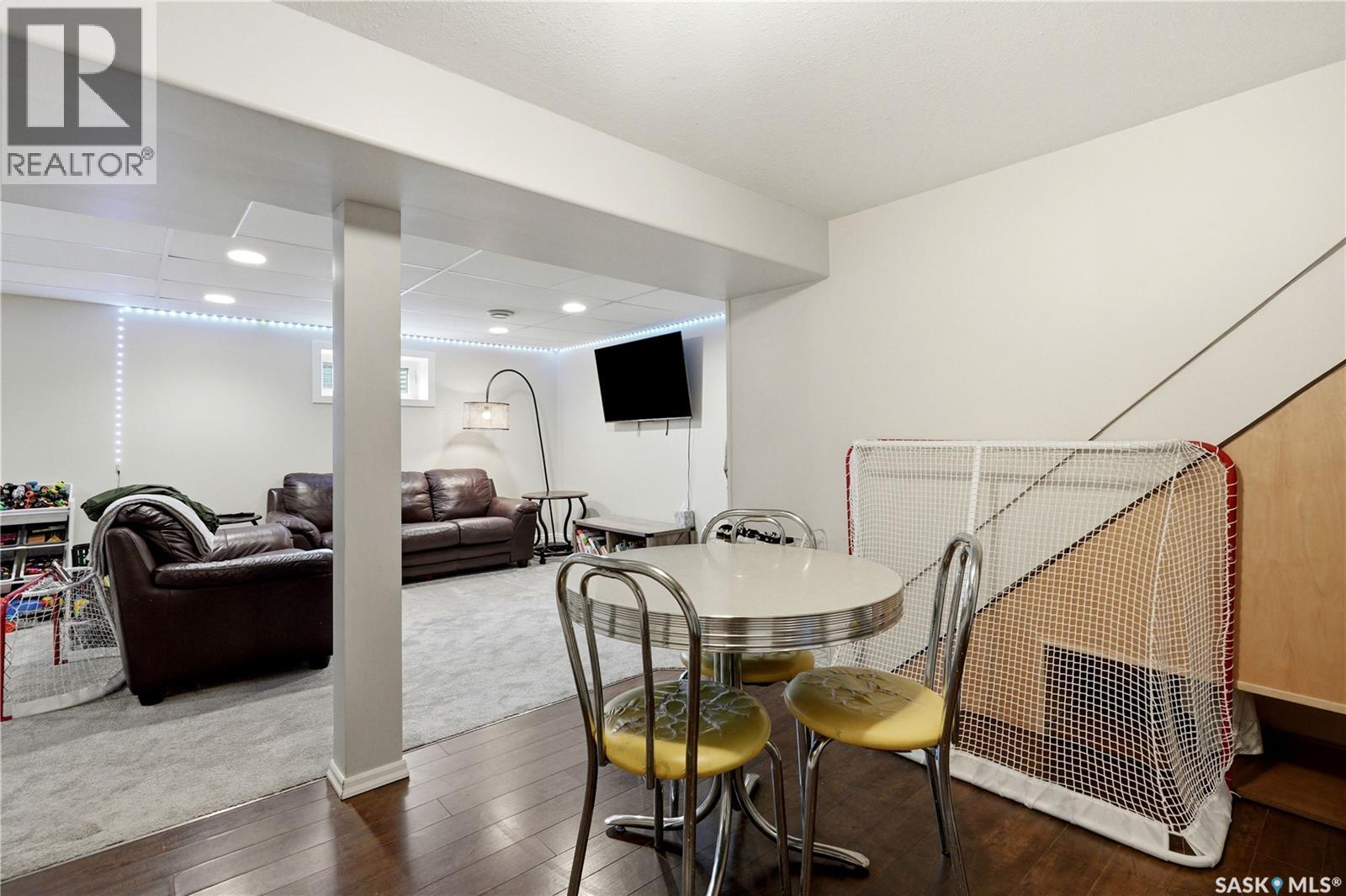 14 Stewart AVENUE — photo 25