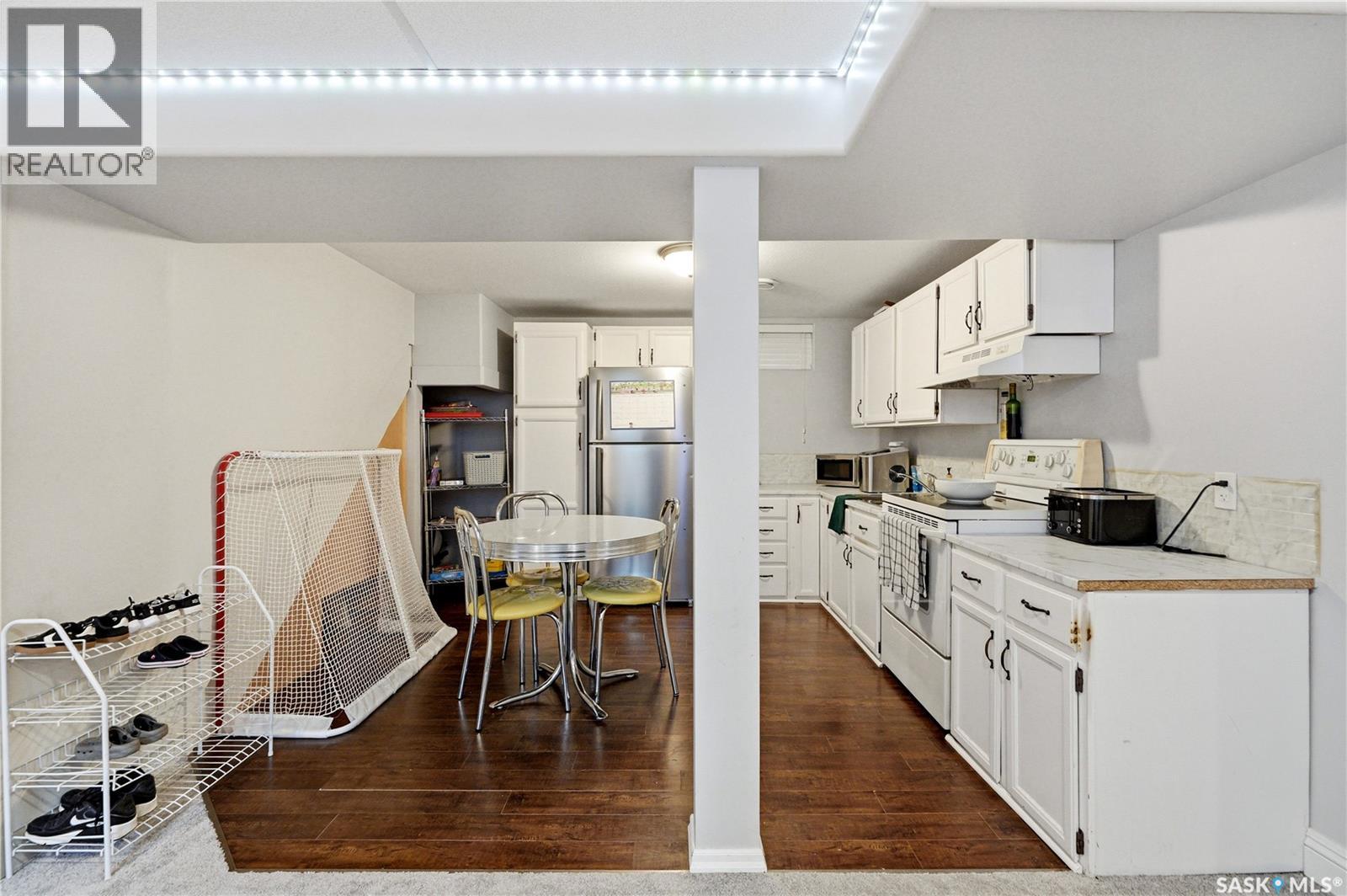 14 Stewart AVENUE — photo 31