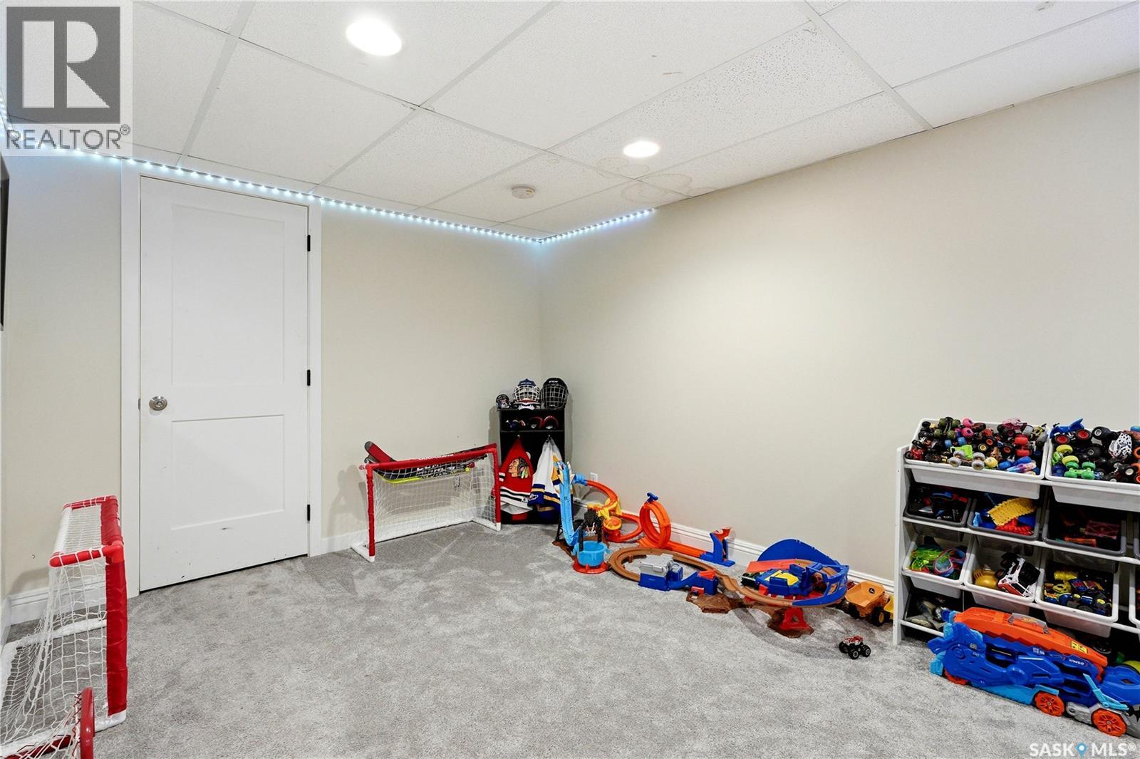 14 Stewart AVENUE — photo 39