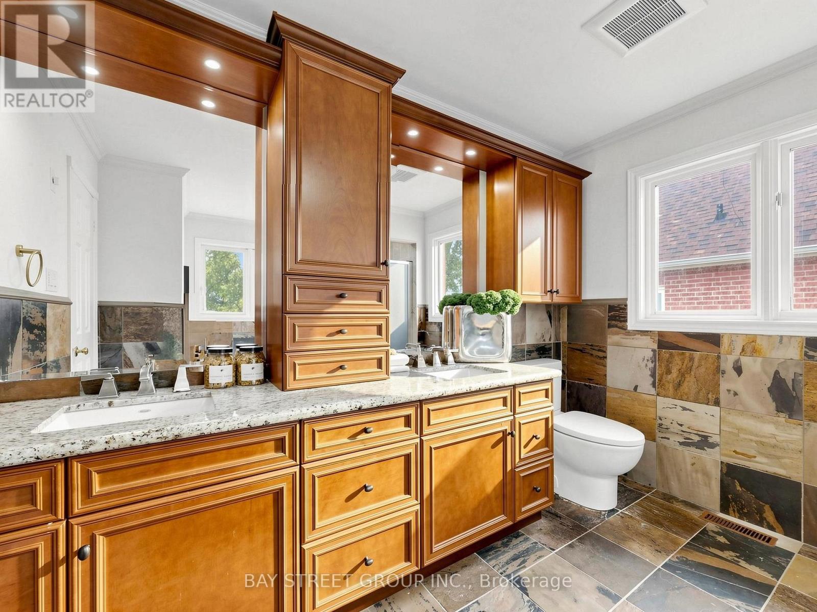 98 BROOKEVIEW DRIVE - 22