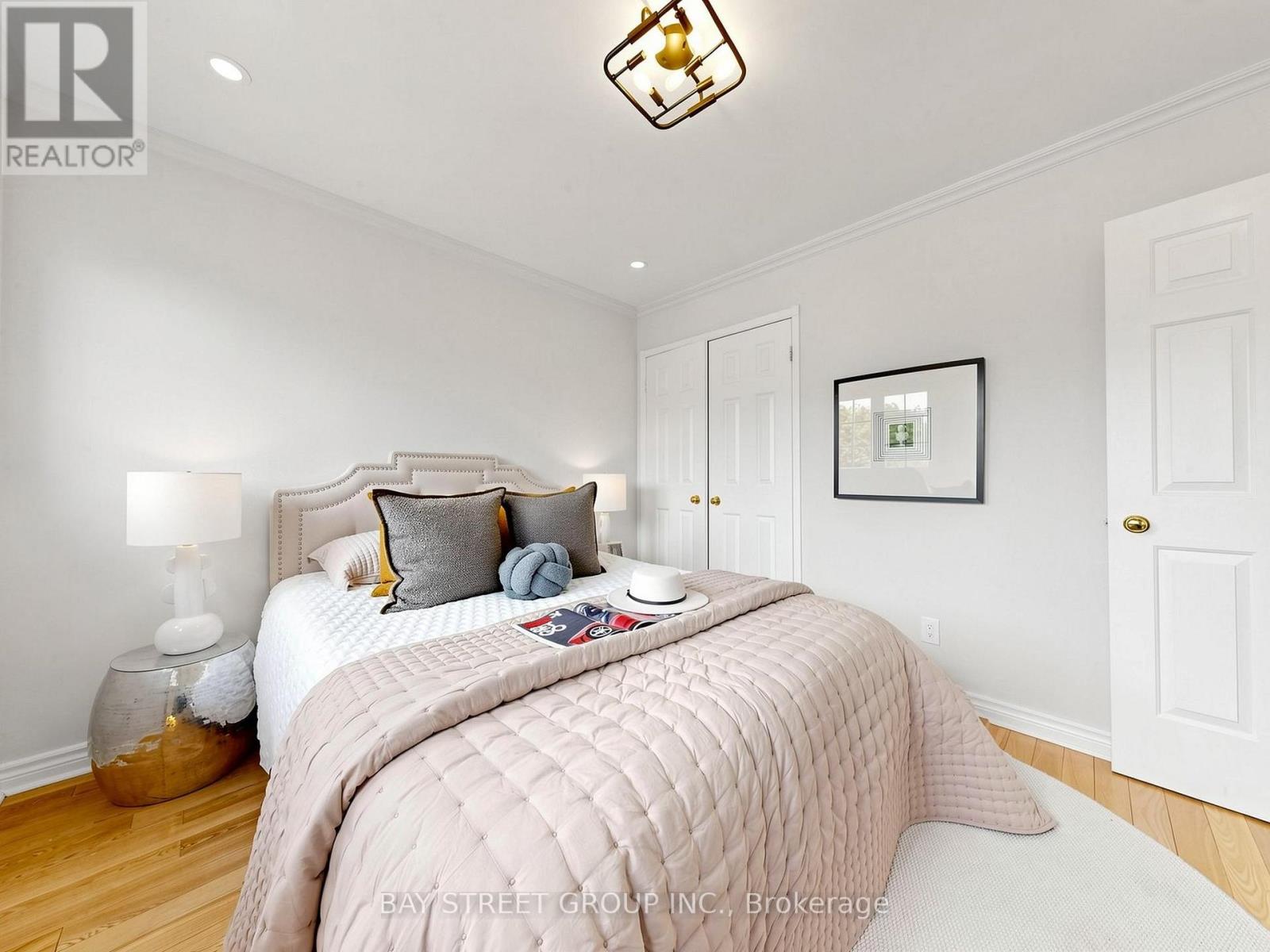 98 BROOKEVIEW DRIVE - 25