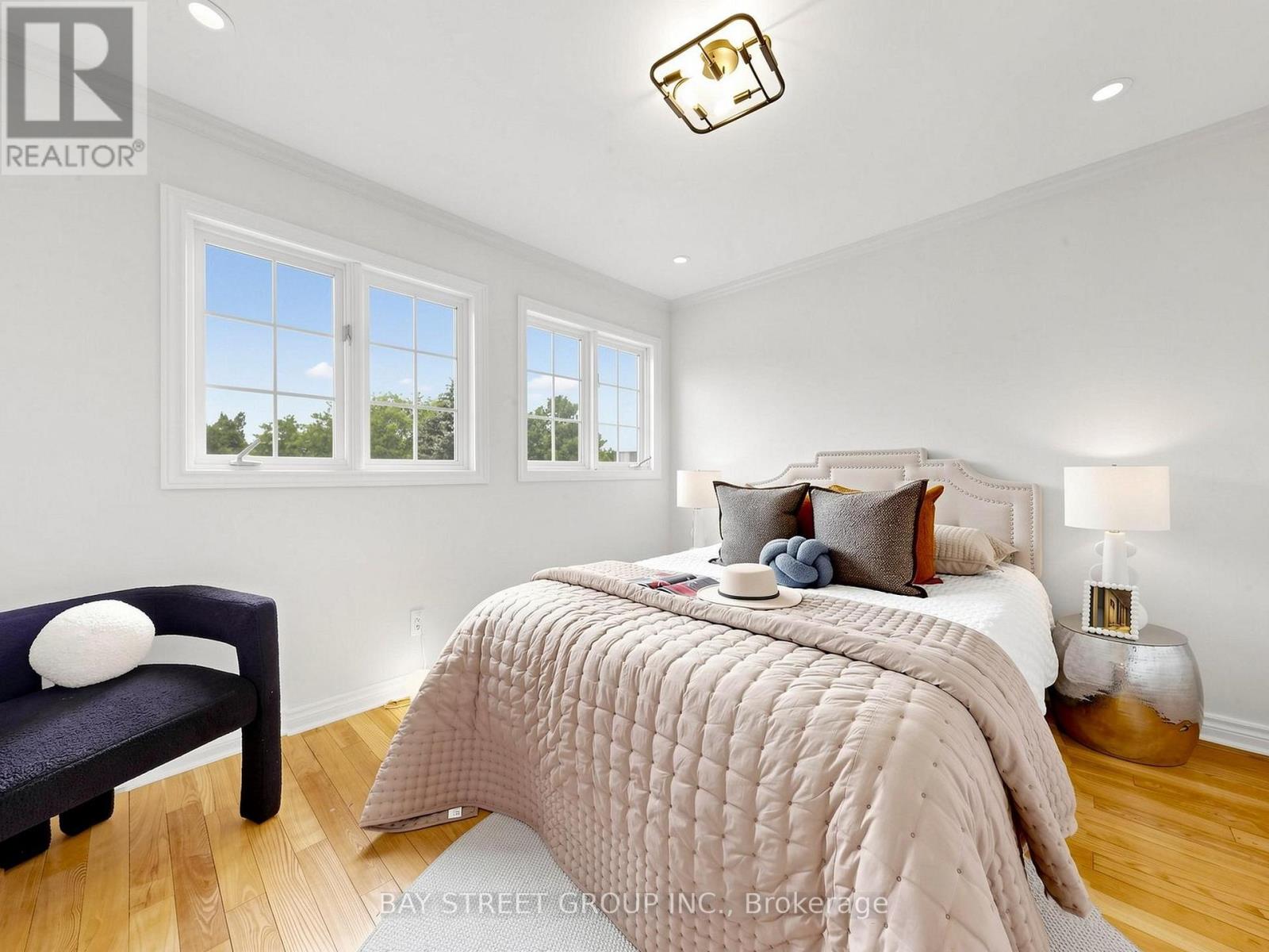 98 BROOKEVIEW DRIVE - 24