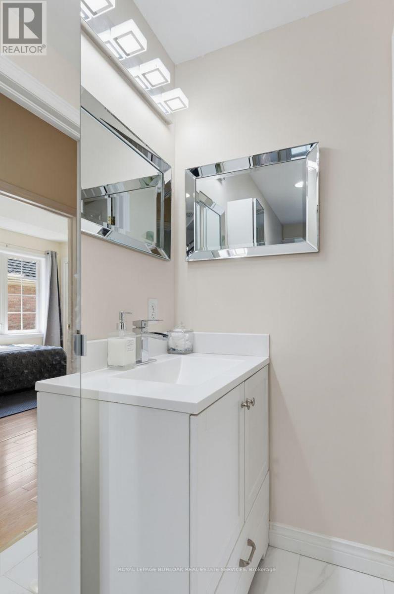 #110 3480 UPPER MIDDLE ROAD - 16