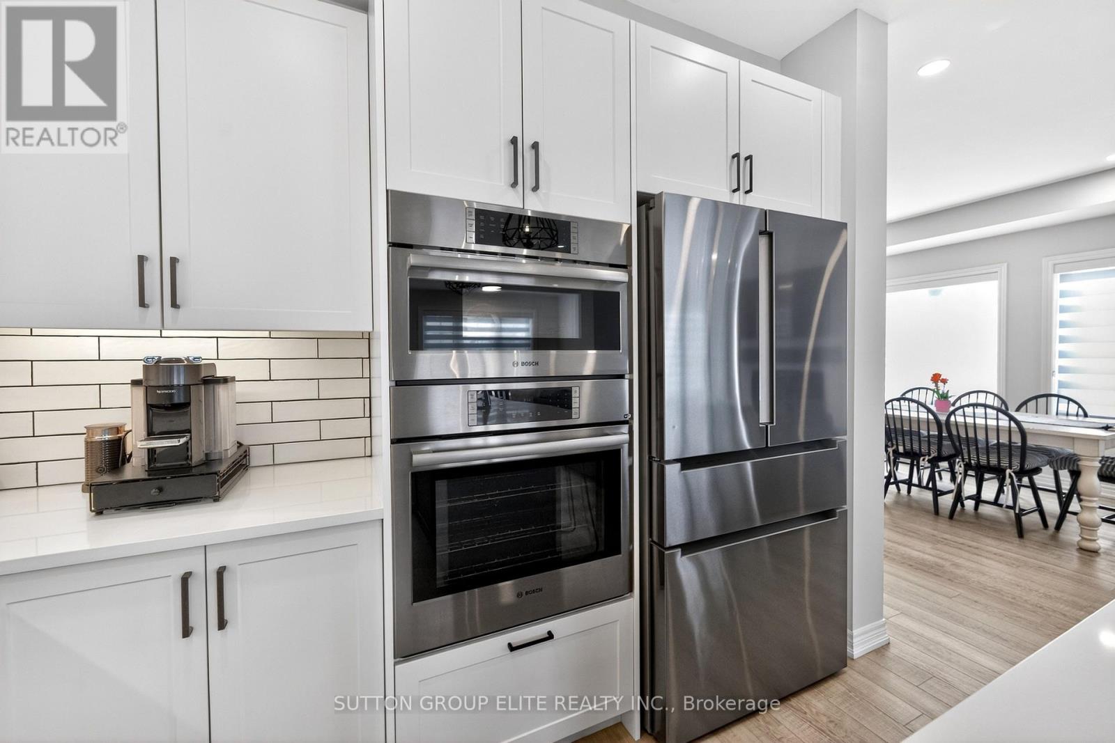 95 ELLIOT AVENUE W - 25