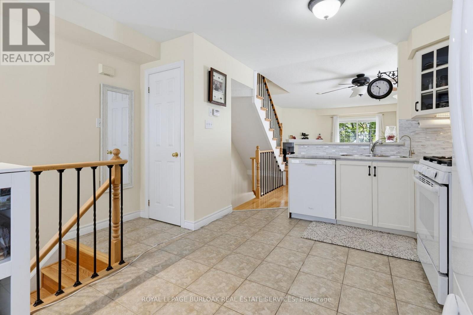 #110 3480 UPPER MIDDLE ROAD - 4